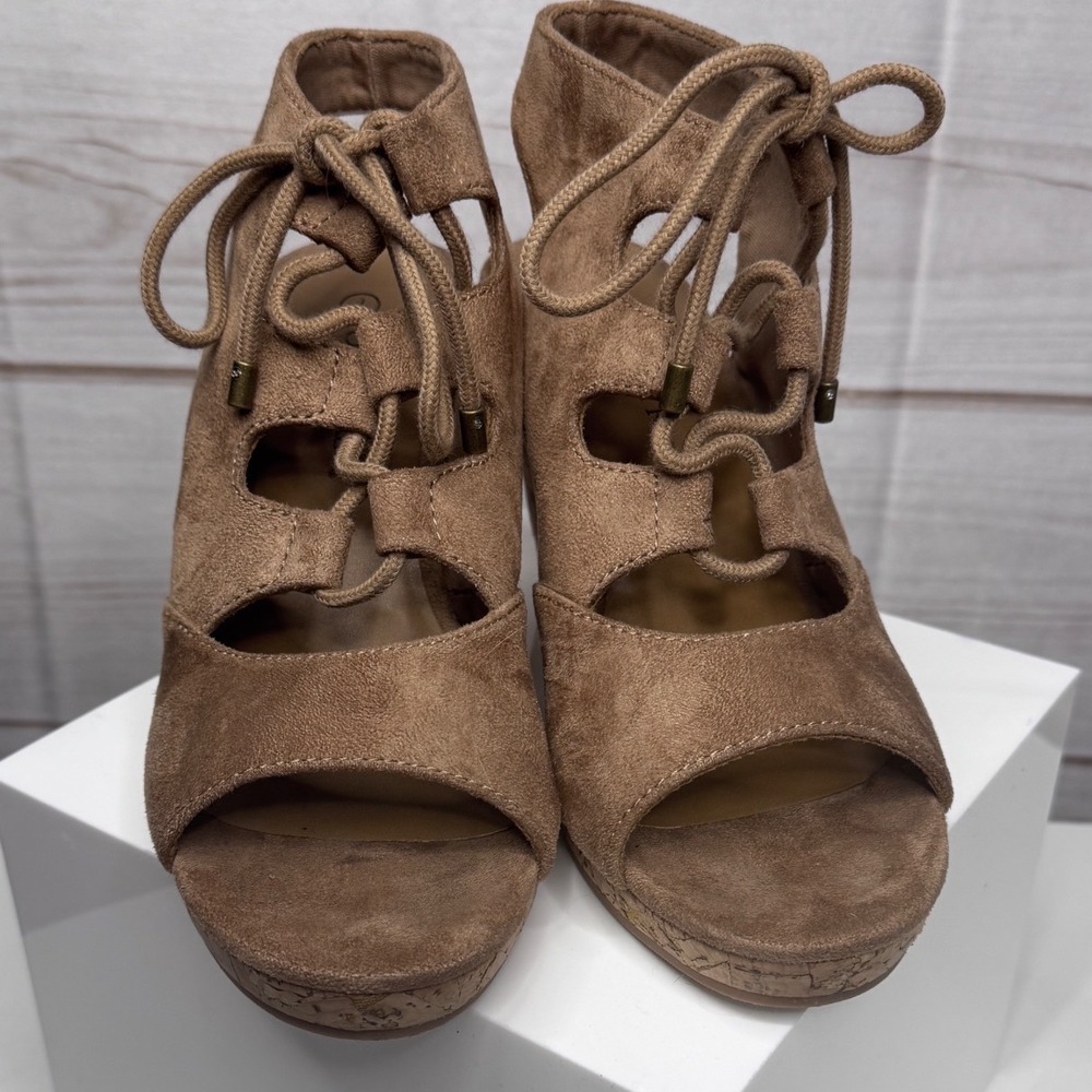 Ophelia Roe Gwen Tan Faux Suede Lace Up Cork Wedge Sandals Gold Metallic Fleck 7